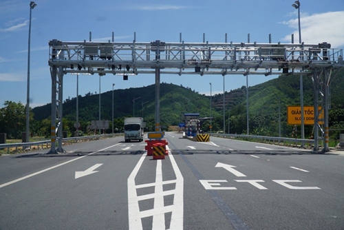 Cao tốc Nha Trang - Cam Lâm sẽ bỏ barie, thu phí không dừng hoàn toàn